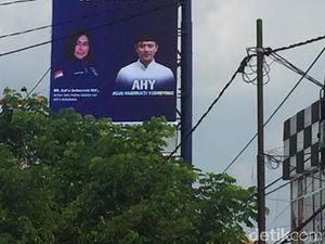 Baliho dan Spanduk AHY Juga Bertebaran di Surabaya