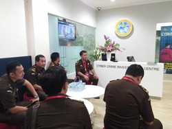 Diperiksa soal SMS Ancaman, Yulianto Didampingi Sejumlah Jaksa