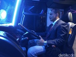 Biar Elegan, Sopir Bus Bertingkat di Aceh Wajib Pakai Jas dan Dasi
