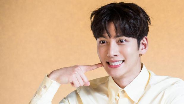 Hoya eks Infinite Resmi Bergabung dengan Agensi Ji Chang Wook