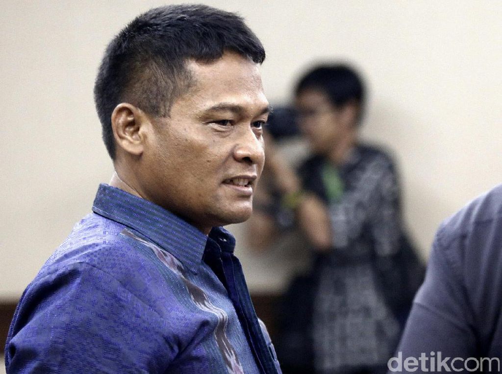 Dakwaan KPK Ungkap PNS Tajir Rohadi Urus Perkara Kasasi Perdata Rp 49 M Dakwaan KPK Ungkap PNS Tajir Rohadi Urus Perkara Kasasi Perdata Rp 49 M
