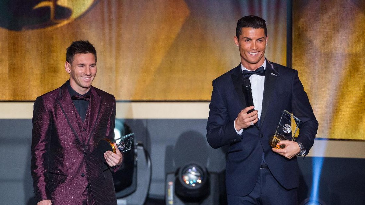 Cristiano Ronaldo dan Lionel Messi sama-sama sudah lima kali menjadi pemain terbaik dunia (Foto: Philipp Schmidli/Getty Images)