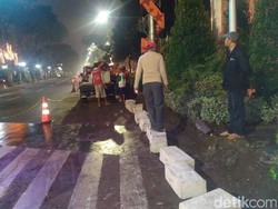 Persiapan Proyek Trem, Berem di Raya Darmo Mulai Dirampingkan