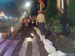 Persiapan Proyek Trem, Berem di Raya Darmo Mulai Dirampingkan Persiapan Proyek Trem, Berem di Raya Darmo Mulai Dirampingkan