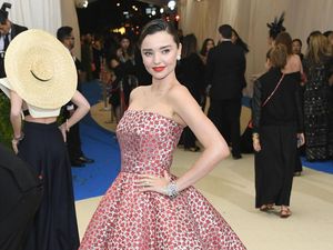 Foto: 20 Inspirasi Gaun Malam Selebriti Dunia yang Mencuri Perhatian Foto: 20 Inspirasi Gaun Malam Selebriti Dunia yang Mencuri Perhatian