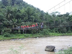 Berjuang Demi Tegaknya Tiang