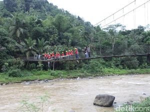 Berjuang Demi Tegaknya Tiang Berjuang Demi Tegaknya Tiang