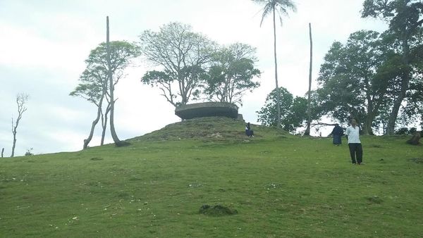 Bukannya Mistis, Bunker Jepang Ini Malah Memesona