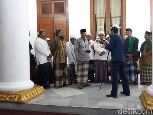 Kiai Kampung Minta Pakde Karwo Usung Birokrat Jadi Cawagub Jatim