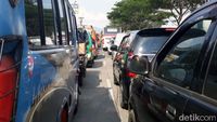 PKL Menjamur, Jalan Rancaekek Mengular