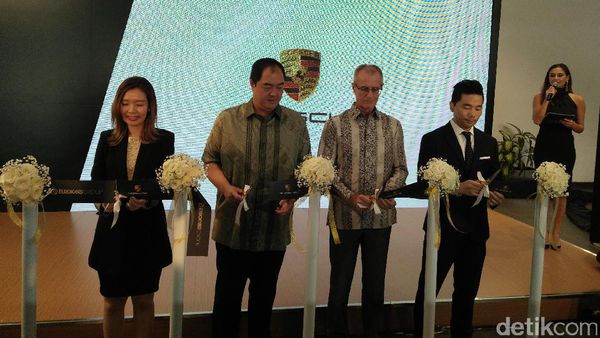 Markas Baru Porsche, Rolls-Royce di Jakarta