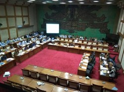 Sri Mulyani dan Bambang Bahas Anggaran di DPR