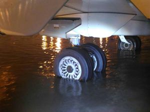 Tak Disarankan untuk Mobil Penumpang, Ban Vulkanisir Sering Dipakai Pesawat Tak Disarankan untuk Mobil Penumpang, Ban Vulkanisir Sering Dipakai Pesawat