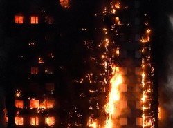 Korban Tewas Kebakaran Apartemen London Bertambah Jadi 30 Orang