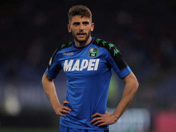 ROME, ITALY - MARCH 19:  Domenico Berardi of US Sassuolo looks on during the Serie A match between AS Roma and US Sassuolo at Stadio Olimpico on March 19, 2017 in Rome, Italy.  (Photo by Paolo Bruno/Getty Images)