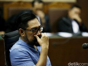 Choel Mallarangeng Dieksekusi ke Lapas Sukamiskin Choel Mallarangeng Dieksekusi ke Lapas Sukamiskin