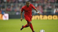 Kehadiran banyak pemain tengah baru musim ini membuat Douglas Costa tersingkir dari Bayern. Pemain yang bikin tujuh gol dari 32 penampilan musim lalu itu dipinjamkan selama dua musim ke Juventus (Foto: Getty Images/Boris Streubel)