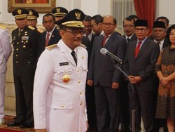 Ini Pesan Jokowi untuk Djarot yang Telah Resmi Jadi Gubernur DKI