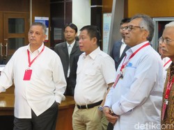 Cek Pasokan Listrik Jelang Lebaran, Jonan Blusukan ke Gandul