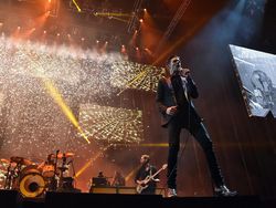 Momen The Killers Berhenti Manggung Rayakan Inggris Masuk Final Euro 2024