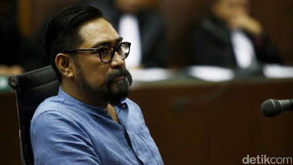 Dituntut 5 Tahun Bui, Choel Bacakan Pledoi