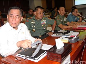Peringatan Jokowi untuk Panglima TNI? Menhan: di Kabinet Jangan Gaduh Peringatan Jokowi untuk Panglima TNI? Menhan: di Kabinet Jangan Gaduh