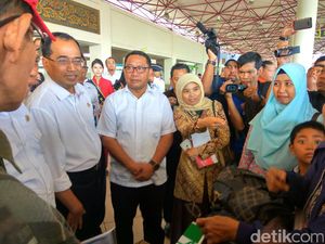 Menhub dan Komisi V DPR Sidak Bandara Juanda Jelang Lebaran Menhub dan Komisi V DPR Sidak Bandara Juanda Jelang Lebaran