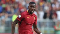 Chelsea mendatangkan Antonio Rüdiger dengan banderol 33,3 juta poundsterling di musim panas ini. Sang juara Premier League mengangkutnya dari AS Roma (Paolo Bruno/Getty Images)