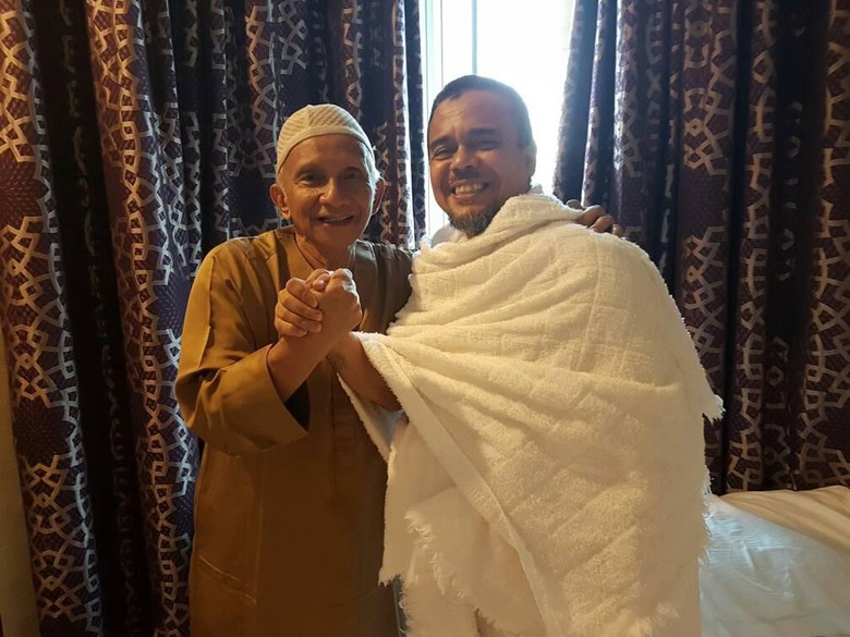 Selain dengan Zakir Naik, Habib Rizieq Bertemu Amien Rais di Saudi Selain dengan Zakir Naik, Habib Rizieq Bertemu Amien Rais di Saudi