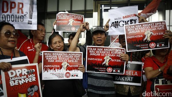 Demo Tolak Hak Angket KPK