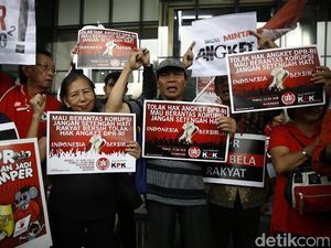 Demo Tolak Hak Angket KPK