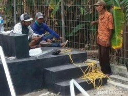 Warga Kediri Hentikan Pemasangan Box Pemancar Tower Seluler