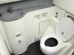 Demi Selamatkan Nyawa, Dokter Rela Sedot Langsung Urine Pasiennya Demi Selamatkan Nyawa, Dokter Rela Sedot Langsung Urine Pasiennya