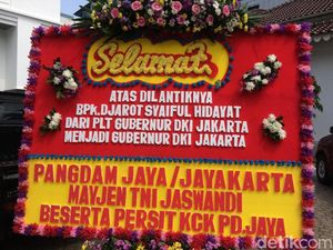 Karangan Bunga untuk Djarot Mulai Berdatangan ke Balai Kota