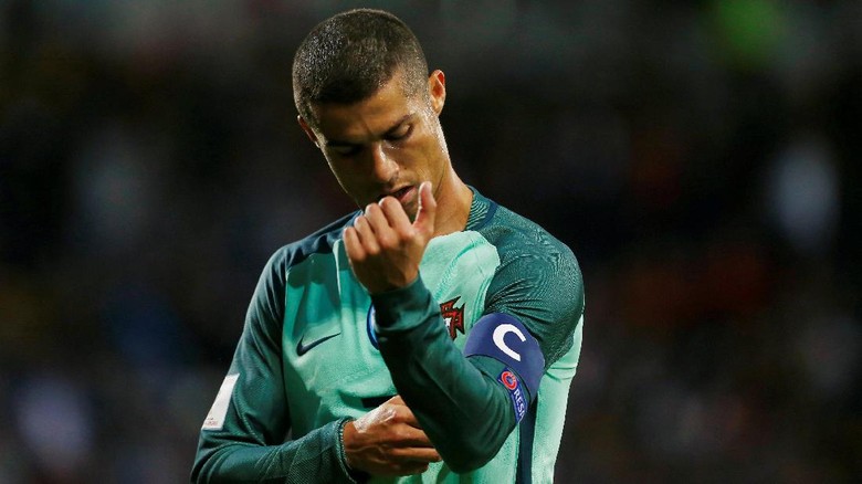 Pemain Terbaik Versi Pele: Cristiano Ronaldo Pemain Terbaik Versi Pele: Cristiano Ronaldo