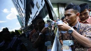 Uang Receh untuk Lebaran Terus Diburu