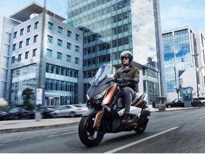 Aman dan Nyaman Berkendara Bersama XMAX