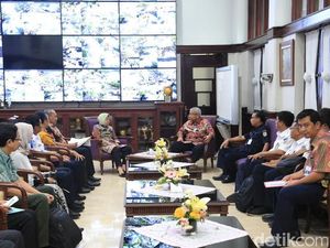 Dirjen Perkeretaapian Berharap Trem Surabaya Selesai Sebelum 2020 Dirjen Perkeretaapian Berharap Trem Surabaya Selesai Sebelum 2020