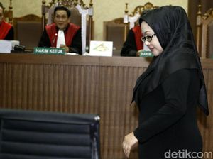 Bebas dari Penjara, Ratu Atut Lapor ke Bapas Serang