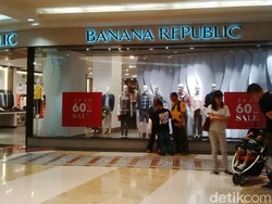 Blus Hingga Dress di Banana Republic Pondok Indah Mall Diskon 50%