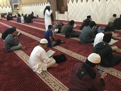 Semaraknya Malam Ke-21 di Masjid Al-Murabbi Bandung
