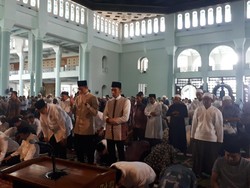 Pertama Kali ke Masjid Agung Surabaya, Agus Yudhoyono Kagum