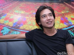 Adipati Dolken Nyaman Beradu Peran dengan Pemain Baru