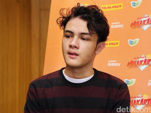 Jadi Kasir Toko, Shawn Anak Andi Soraya Sering Kesal dengan Pelanggan Jadi Kasir Toko, Shawn Anak Andi Soraya Sering Kesal dengan Pelanggan