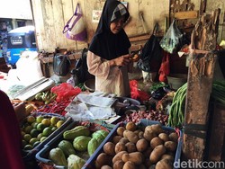 H-9 Lebaran: Gula Pasir Rp 14.000/Kg, Bawang Putih Rp 40.000/Kg