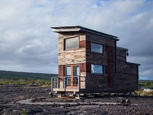 Ekstrem! Rumah Ini Dibangun di Atas Lahar