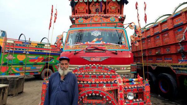 Truk-truk Cantik, Lebih dari Sekadar Om Telolet Om