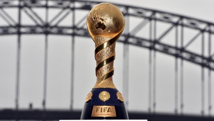 Trofi Piala Konfederasi (Foto: AFP PHOTO / Saeed Khan) Trofi Piala Konfederasi (Foto: AFP PHOTO / Saeed Khan)