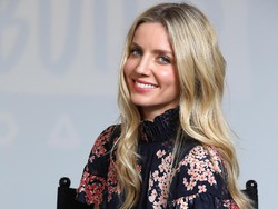 Annabelle Wallis Tak Pakai Pemeran Pengganti di The Mummy