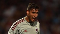 Donnarumma dipromosikan ke tim senior Milan pada awal musim 2015/2016 oleh pelatih Rossoneri saat itu, Sinisa Mihajlovic. Dia saat itu bersaing dengan Diego Lopez dan Christian Abbiati. (Foto: Getty Images Sport)